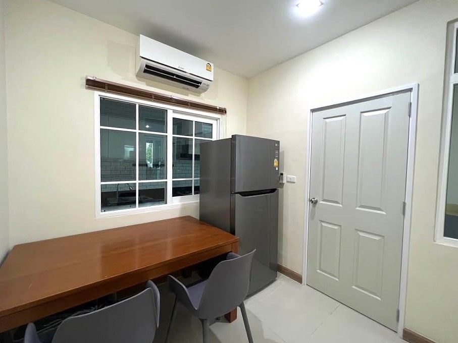 3 卧室 联排别墅 出租 在  - Image 3