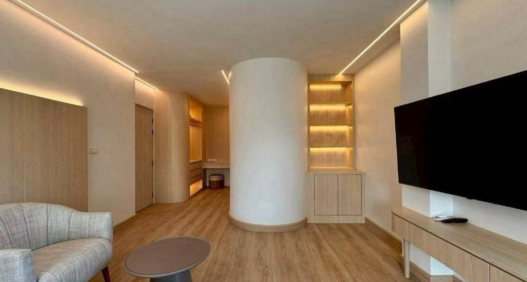 6 卧室 独立房屋 出售 在  - Image 14