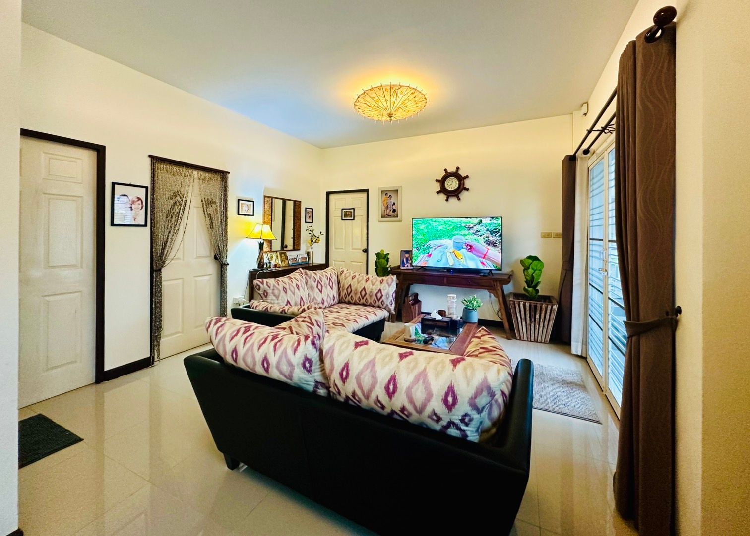 3 卧室 独立房屋 出售 在  - Image 2