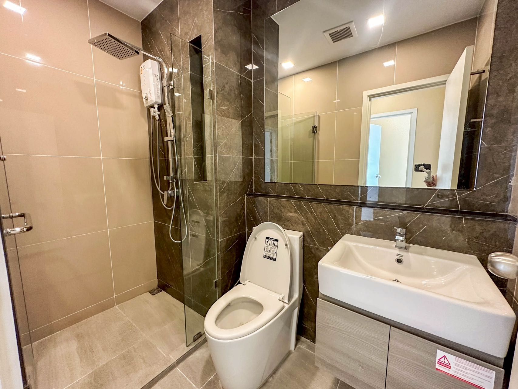 2 卧室 公寓 出租 在  - Image 10