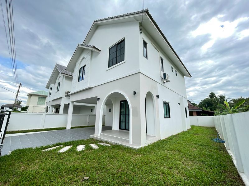 5 卧室 独立房屋 出租 在  - Image 1