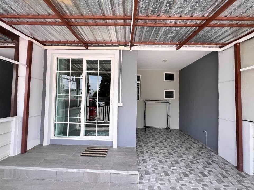 4 卧室 联排别墅 出租 在  - Image 3