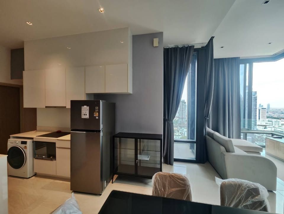 Ashton Silom - Image 15