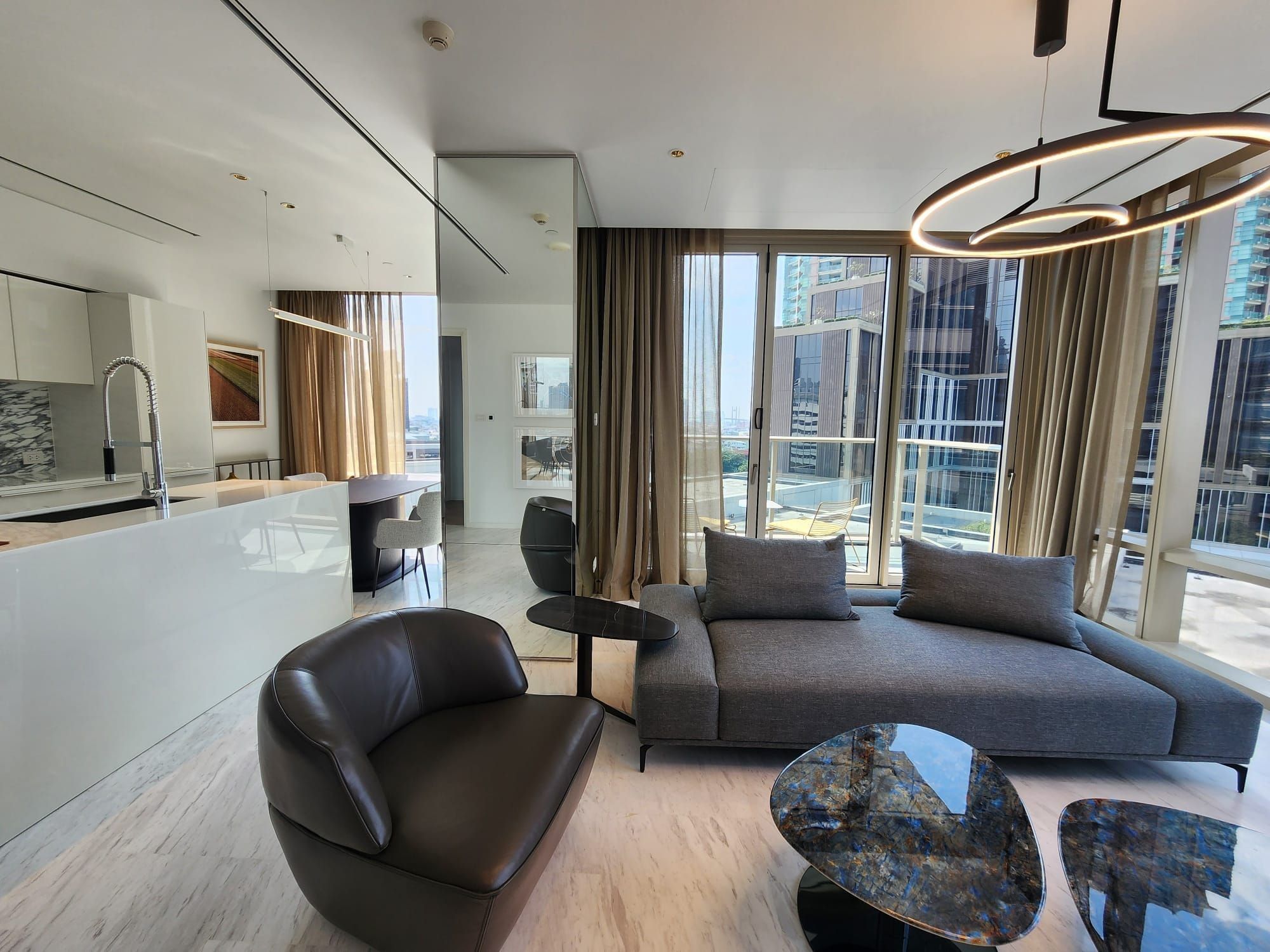 โฟร์ ซีซั่นส์ ไพรเวท เรสสิเด้นซ์ - Image 2