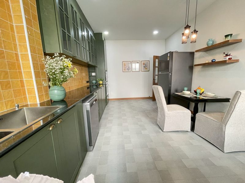 5 卧室 独立房屋 出售 在  - Image 10