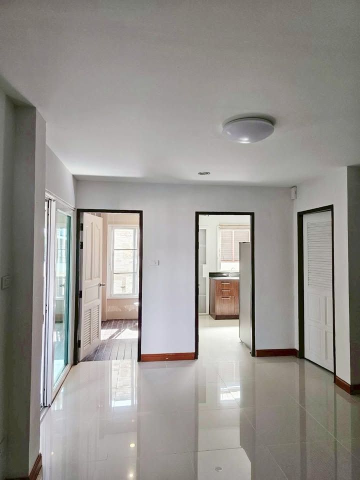 4 卧室 独立房屋 出租 在  - Image 11