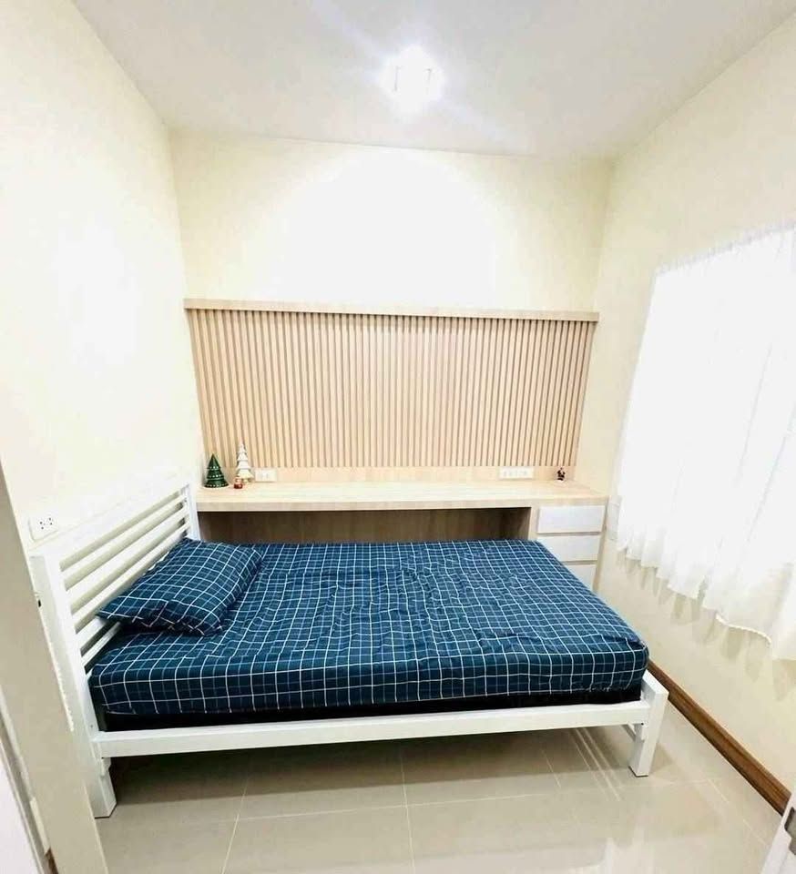 4 卧室 联排别墅 出租 在  - Image 9