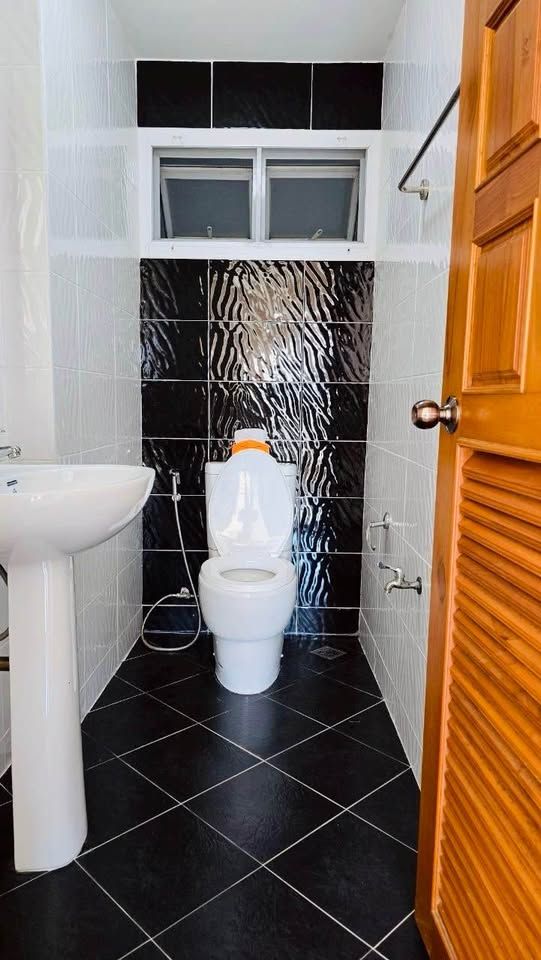 3 卧室 独立房屋 出租 在  - Image 10