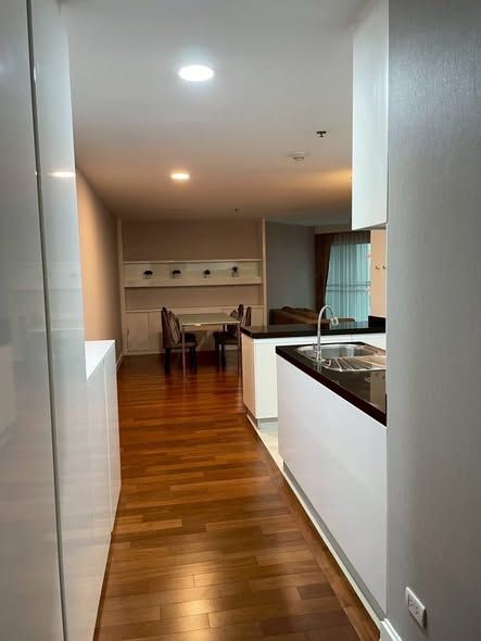 Belle Grand Rama 9 - Image 2