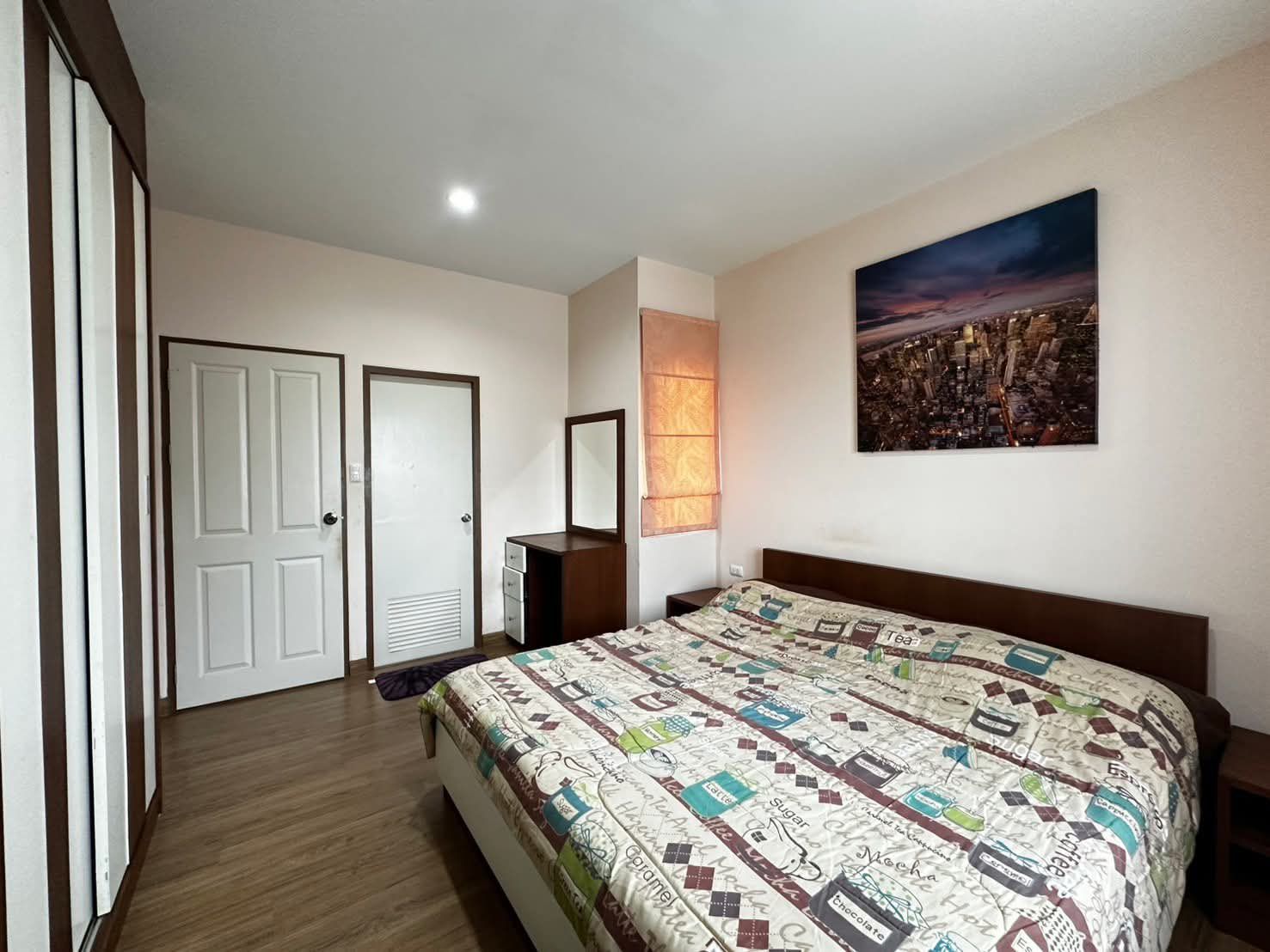 4 卧室 独立房屋 出租 在  - Image 10