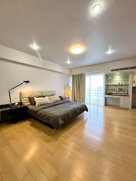 รอยัล ปาร์ค - Image 2