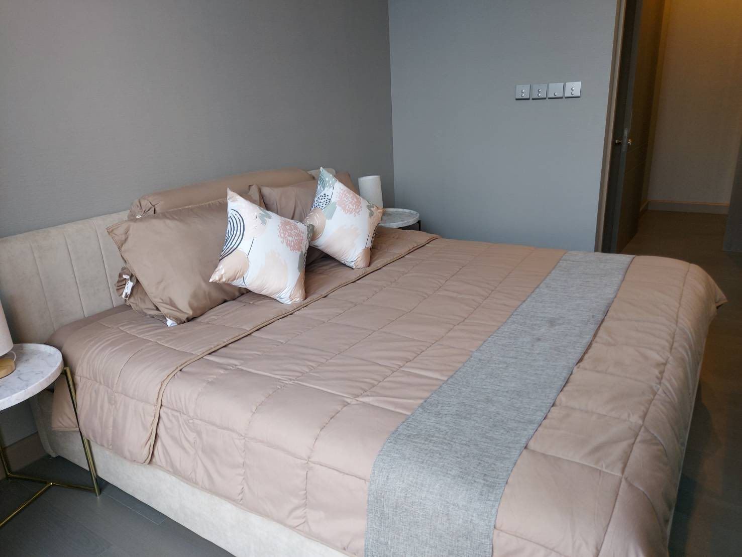 1 卧室 公寓 出租 在  - Image 2