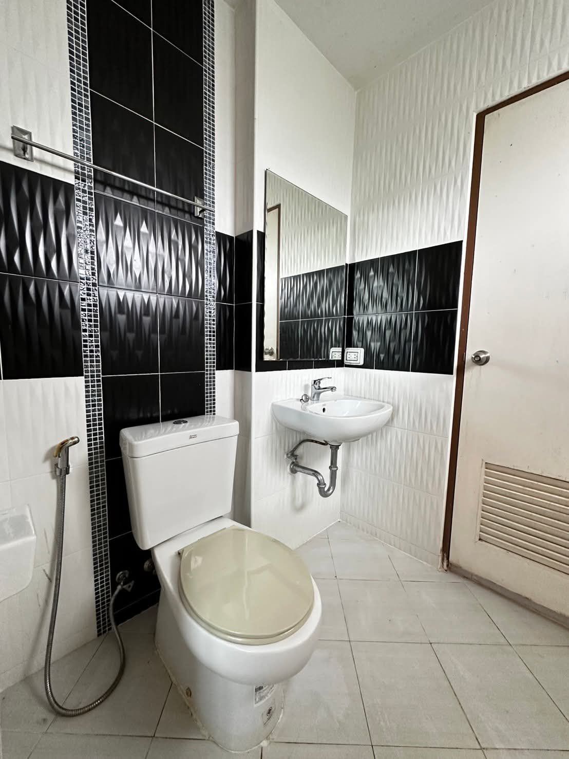 4 卧室 独立房屋 出租 在  - Image 17