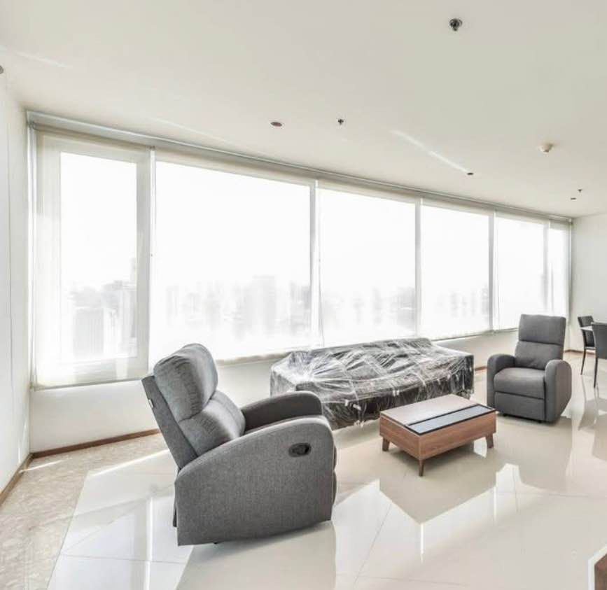 The Empire Place - Image 1