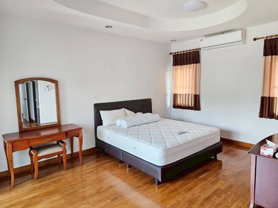 4 卧室 独立房屋 出租 在  - Image 9