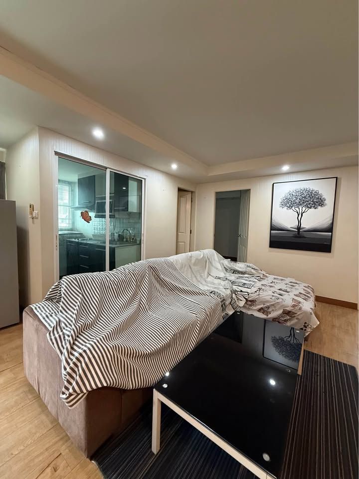 Zenith Place Sukhumvit 71 - Image 1