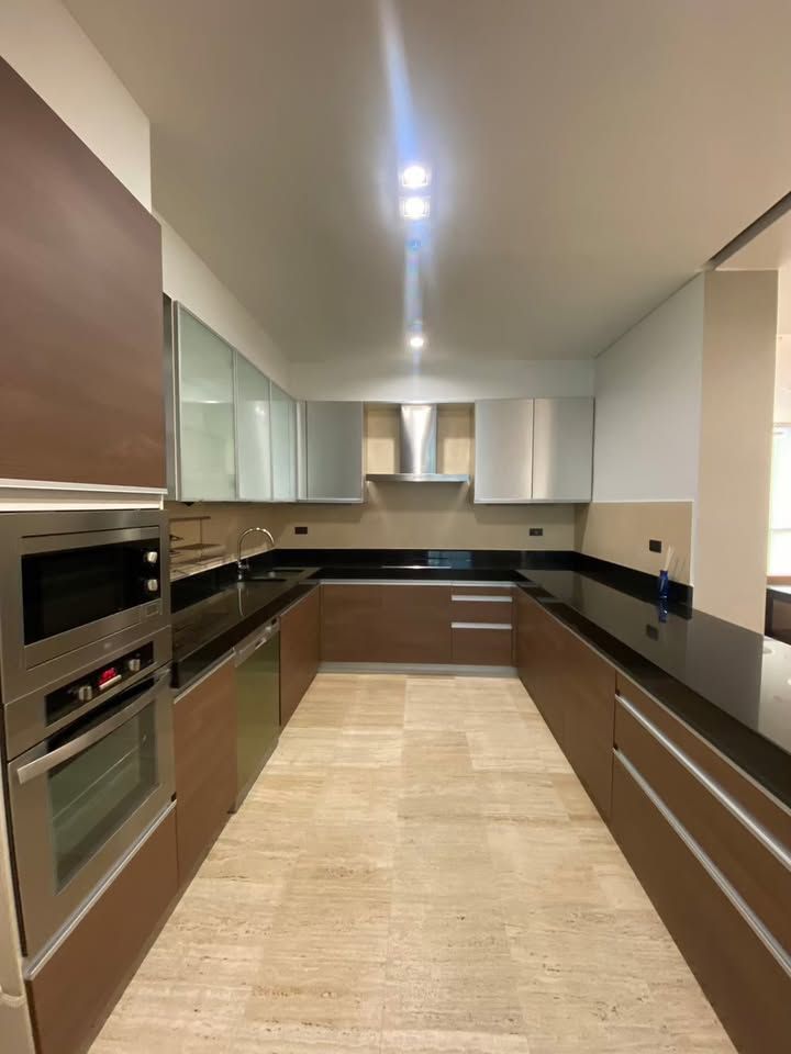 3 卧室 公寓 出租 在  - Image 11