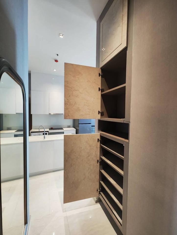 Ashton Silom - Image 17