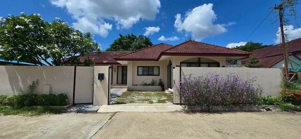 4 Bedroom House For Sale in Yang Noeng, Saraphi, Chiang Mai - Image 1