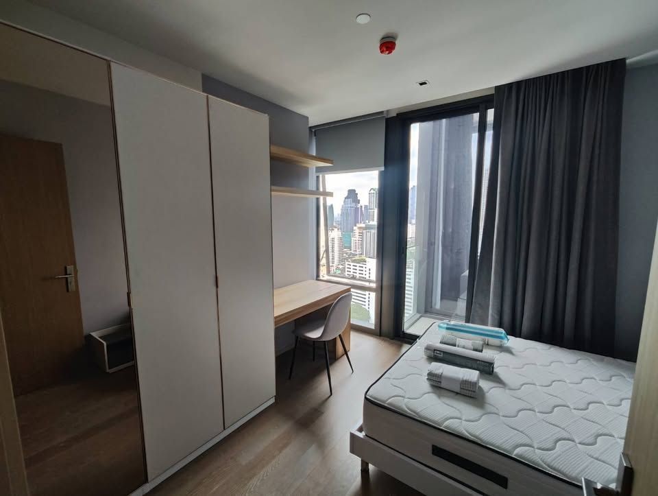 Ashton Silom - Image 7