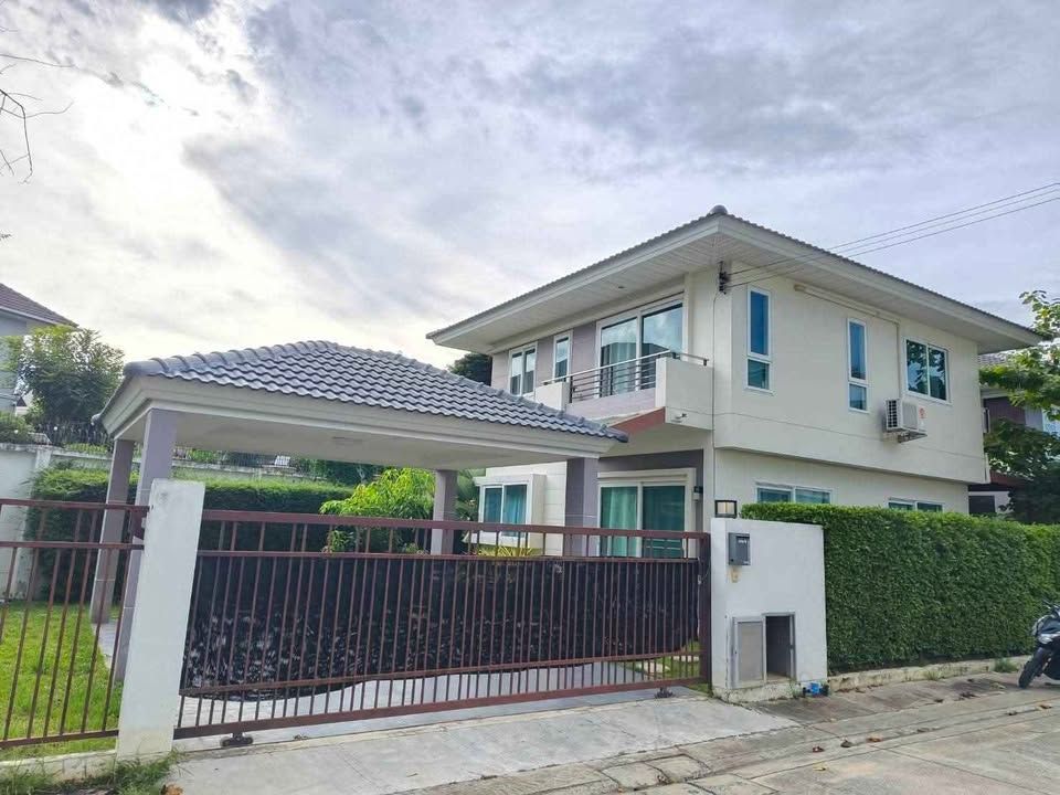 3 Bedroom House For Rent in Pa Daet, Mueang Chiang Mai, Chiang Mai - Image 1