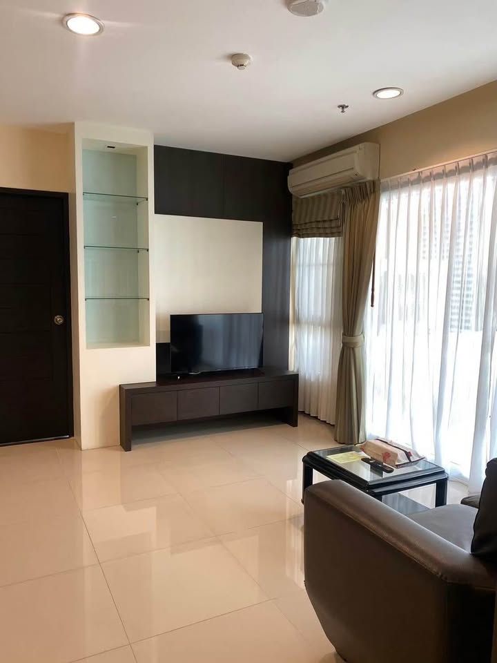 42 แกรนด์ เรสสิเด้นซ์ - Image 1