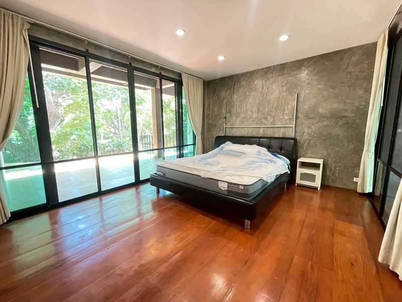 7 卧室 独立房屋 出售 在  - Image 15