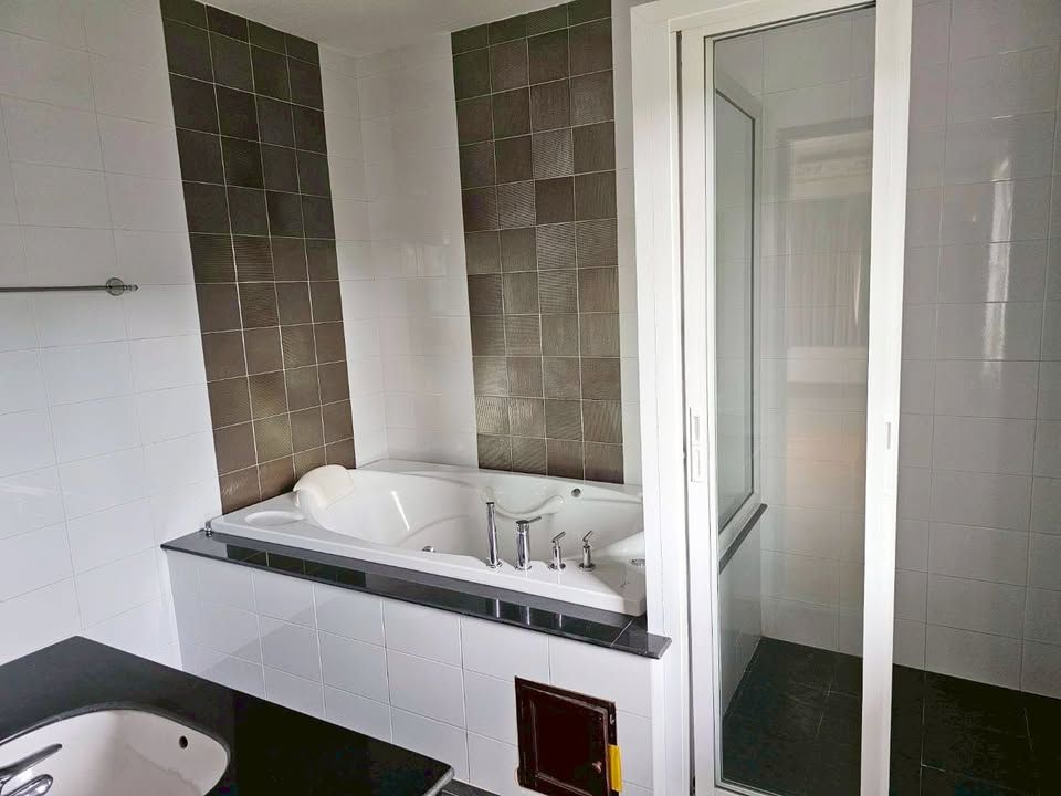 4 卧室 独立房屋 出租 在  - Image 14