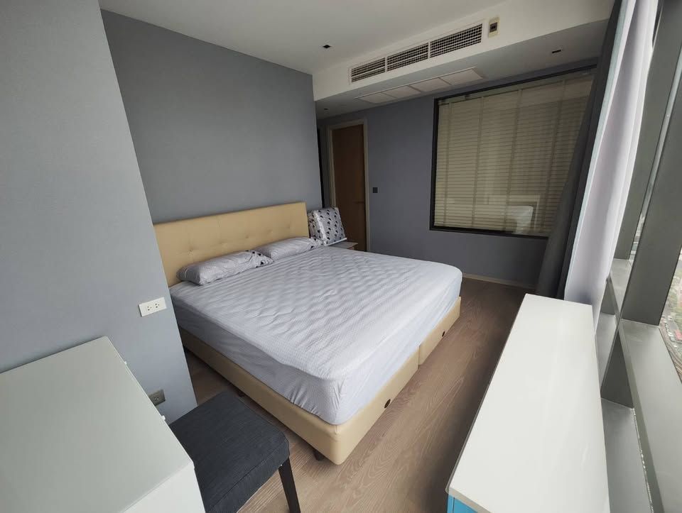 Ashton Silom - Image 3