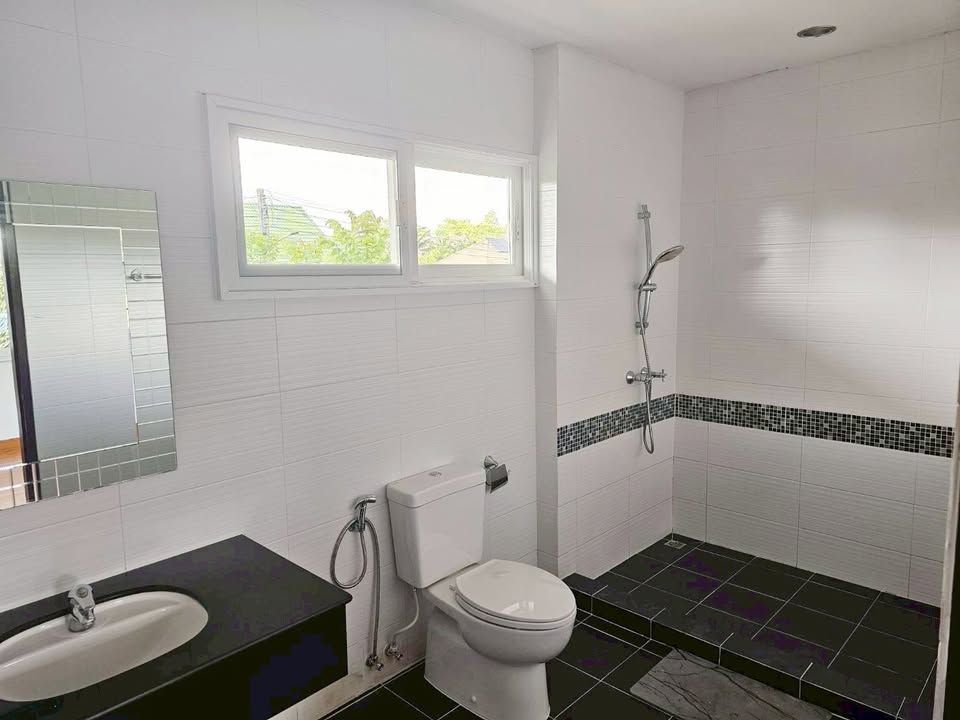 4 卧室 独立房屋 出租 在  - Image 18