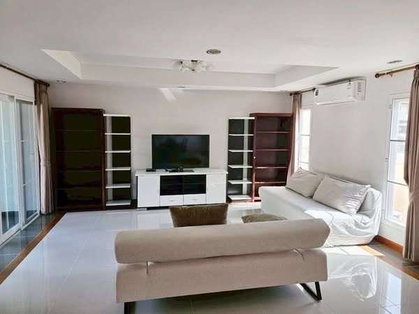 4 卧室 独立房屋 出租 在  - Image 5