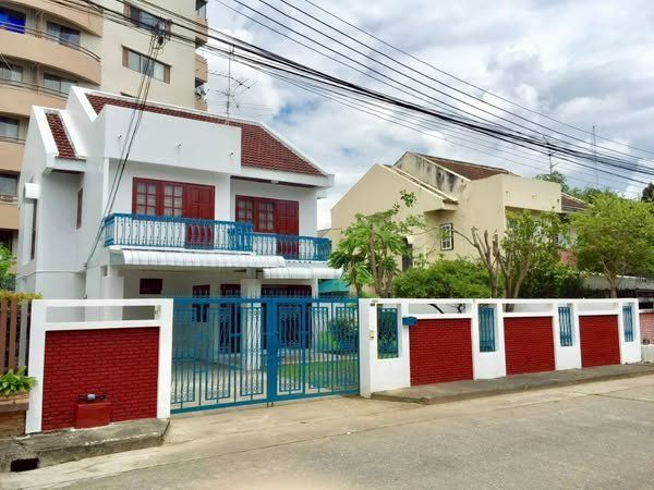 3 Bedroom House For Rent in Chang Khlan, Mueang Chiang Mai, Chiang Mai - Image 1