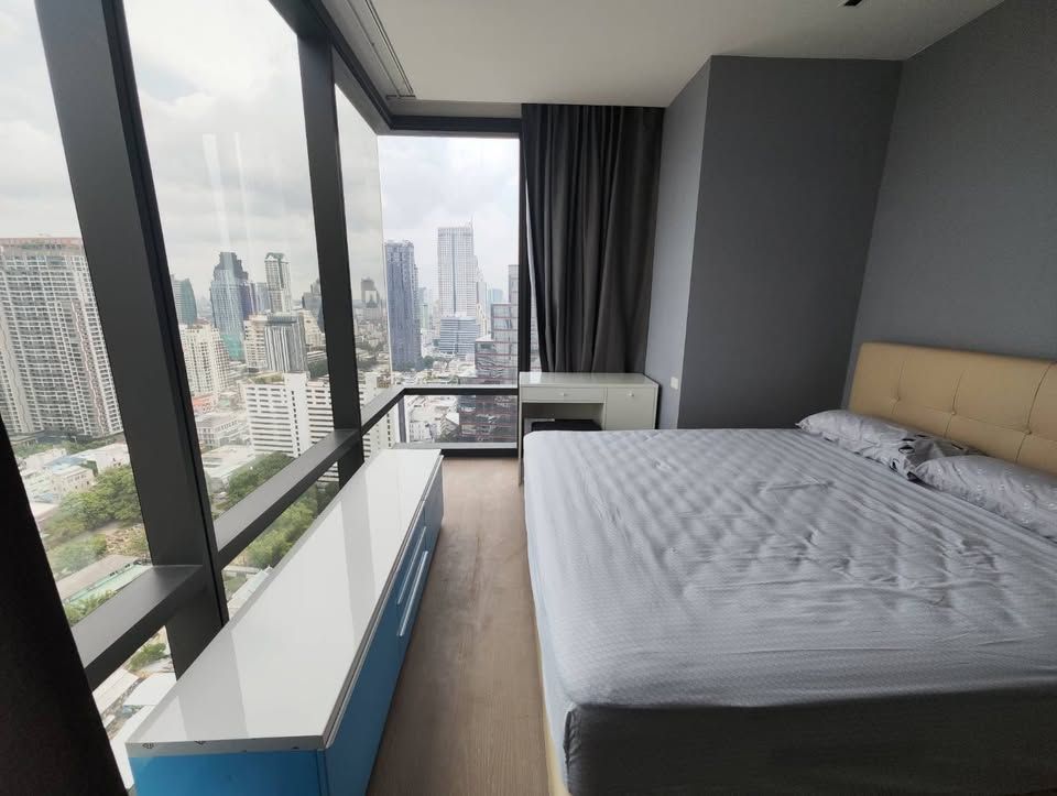 Ashton Silom - Image 4