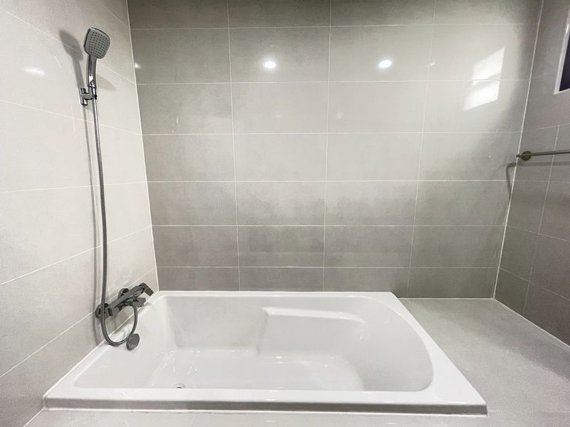 5 卧室 独立房屋 出租 在  - Image 12