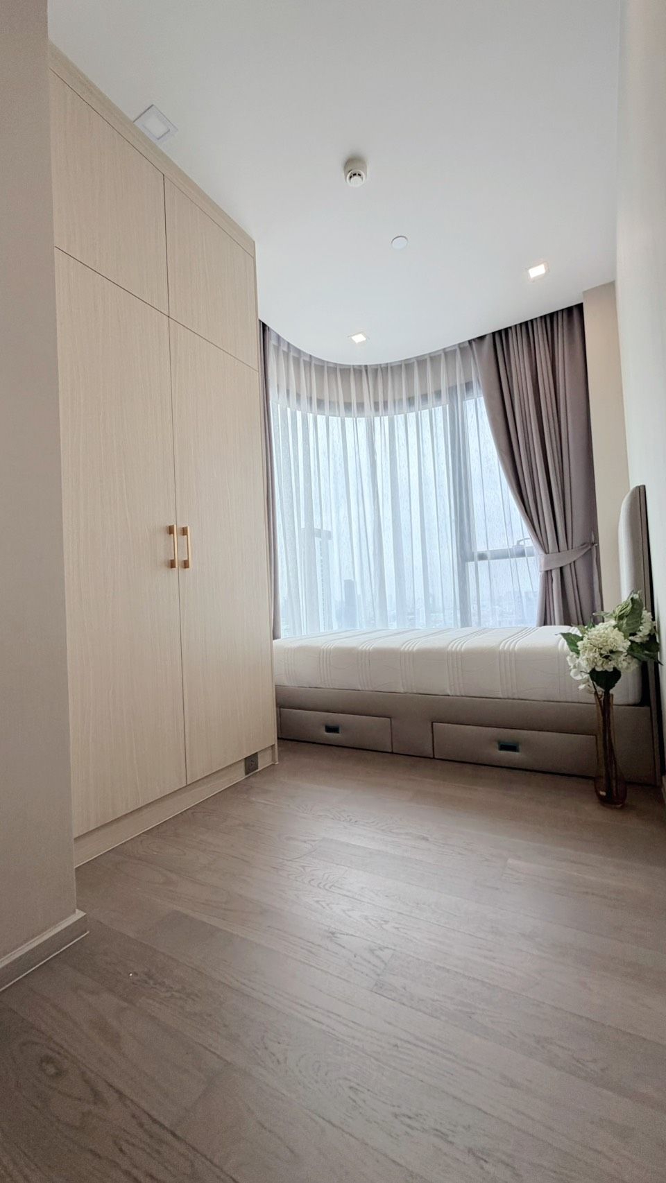 Ashton Asoke - Image 10