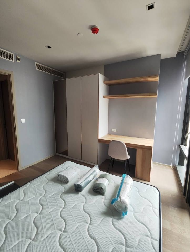 Ashton Silom - Image 5