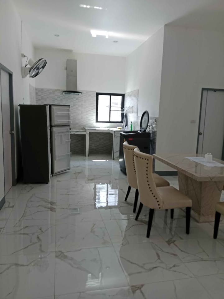 3 卧室 独立房屋 出租 在  - Image 12