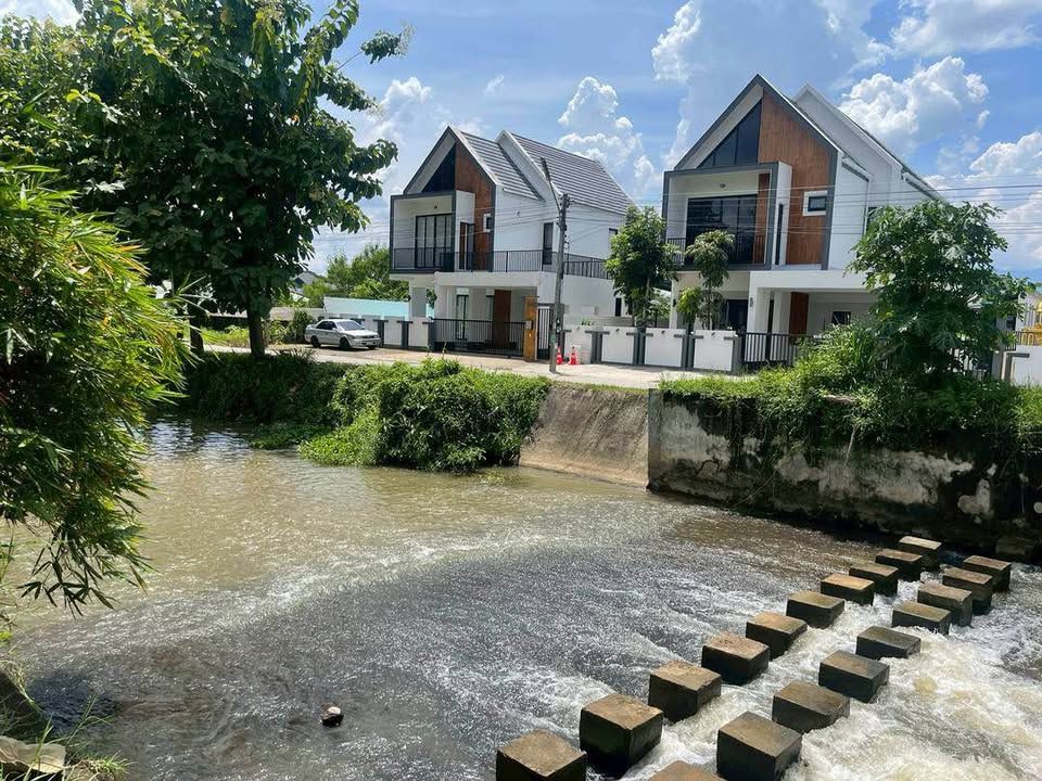 uploads/fd6bd717-700b-4a1c-8bbd-e097bbce9e68/784723c7-41f8-47c7-8b51-e396cca1b804