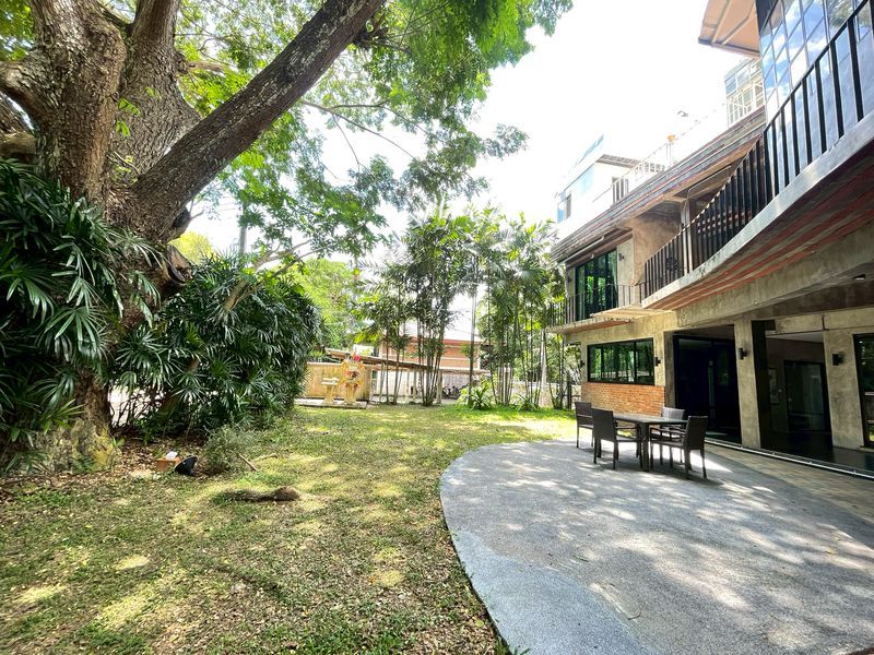 7 卧室 独立房屋 出售 在  - Image 1