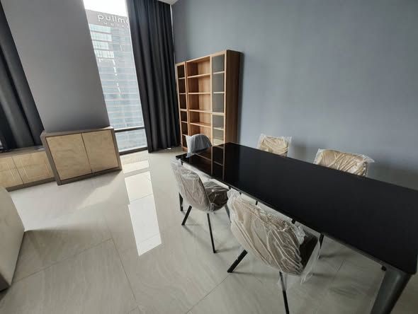 Ashton Silom - Image 8