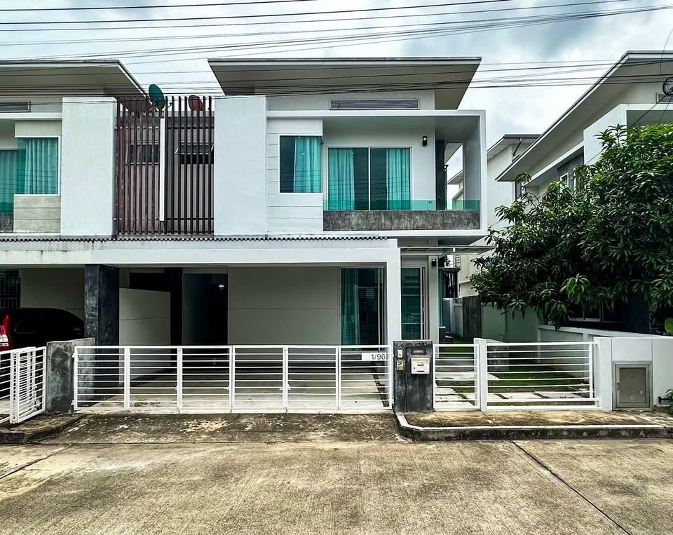 3 卧室 联排别墅 出租 在  - Image 1