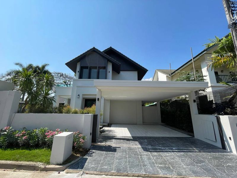 5 卧室 独立房屋 出售 在  - Image 1