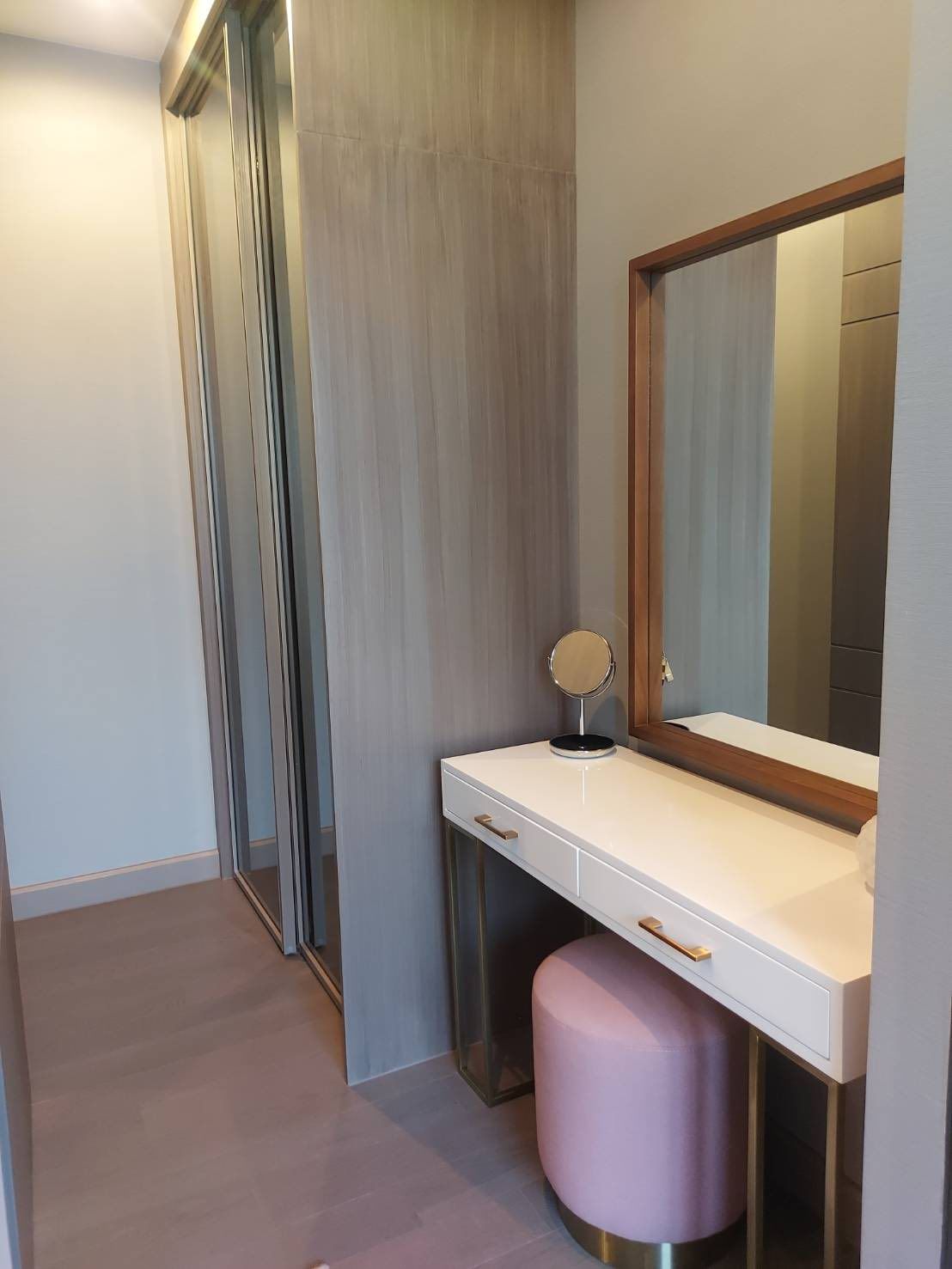 1 卧室 公寓 出租 在  - Image 11