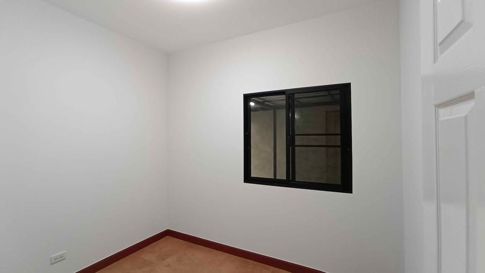 3 卧室 独立房屋 出售 在  - Image 8