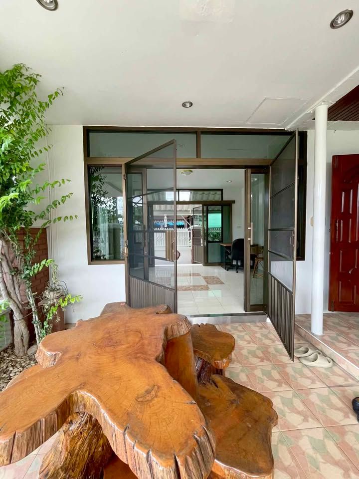 uploads/fd6bd717-700b-4a1c-8bbd-e097bbce9e68/8df37b52-84e2-47cd-bc11-3fb9d05037fd