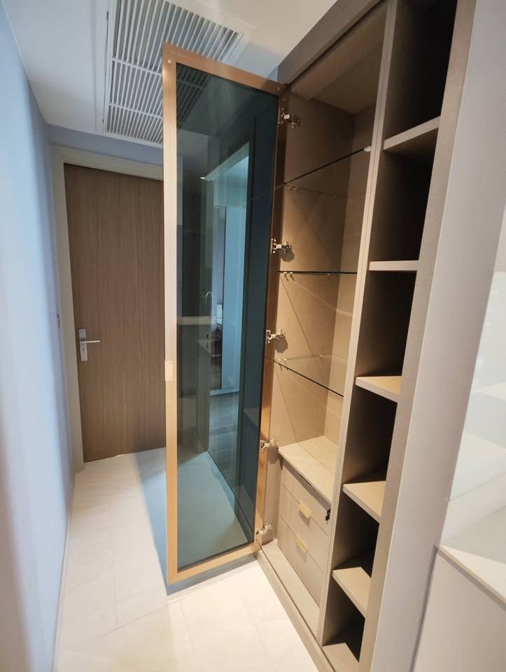 Ashton Silom - Image 19