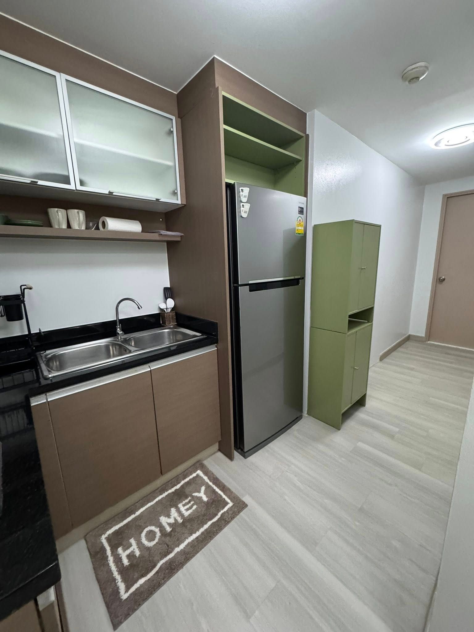 Issara@42 - Image 17