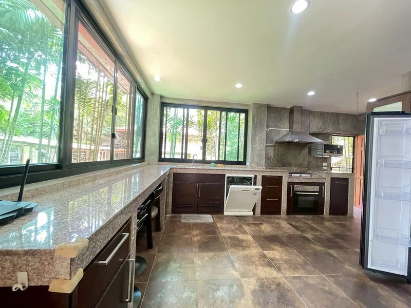 7 卧室 独立房屋 出售 在  - Image 8