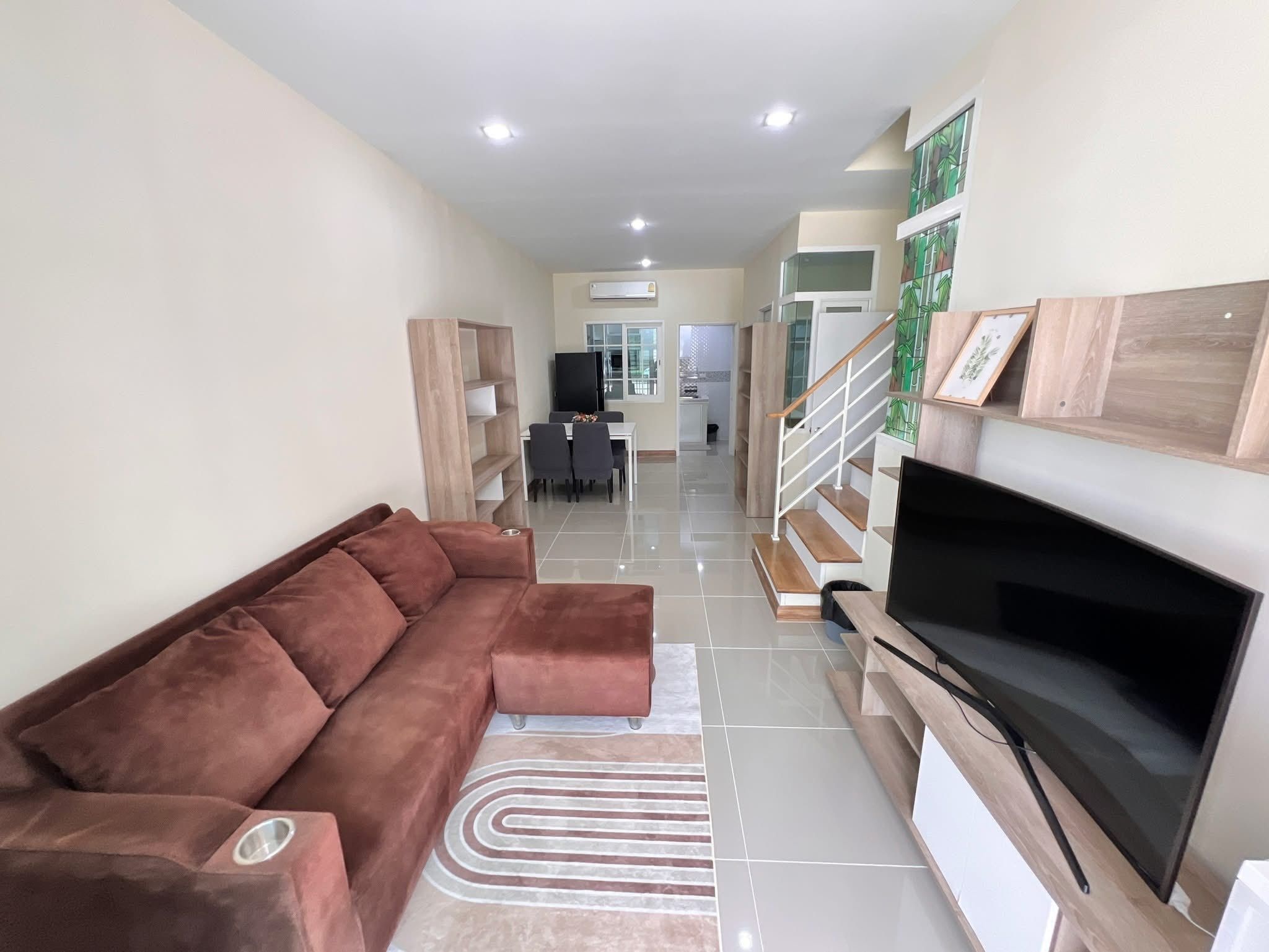 4 卧室 联排别墅 出租 在  - Image 4