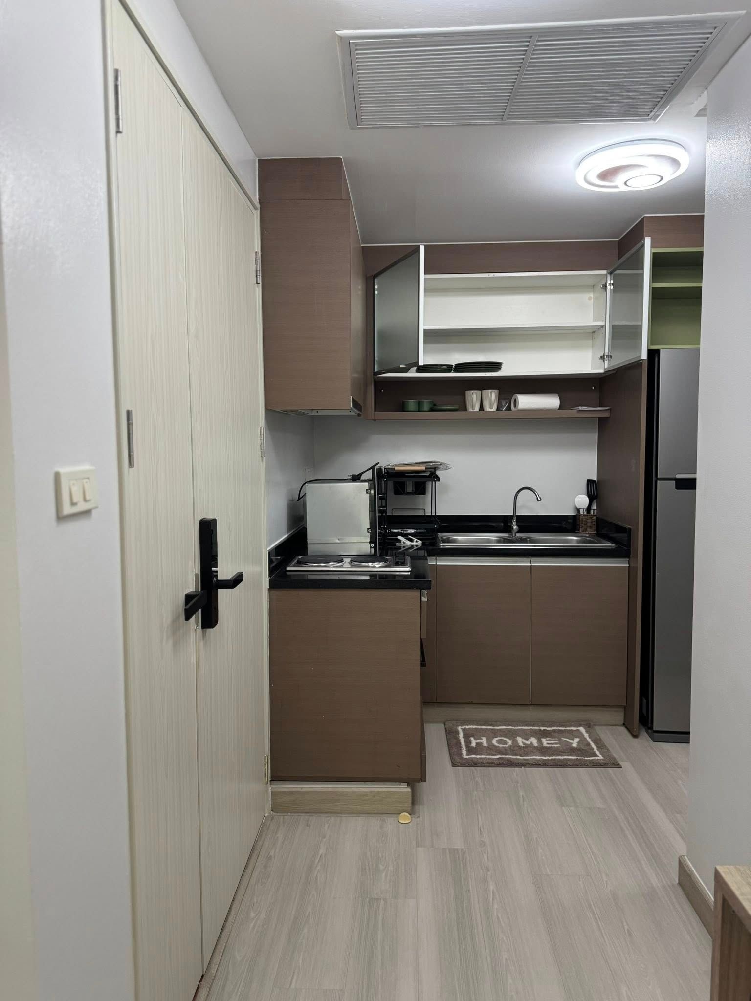 Issara@42 - Image 11